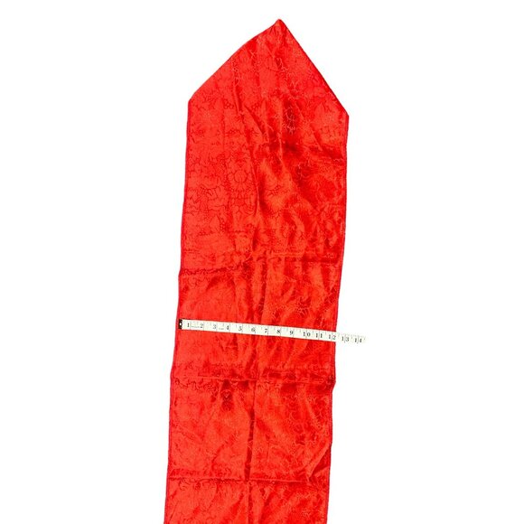 Red Jacquard Table Runner 70 Inches Long 12 Inches Wide 10g - Picture 2 of 6